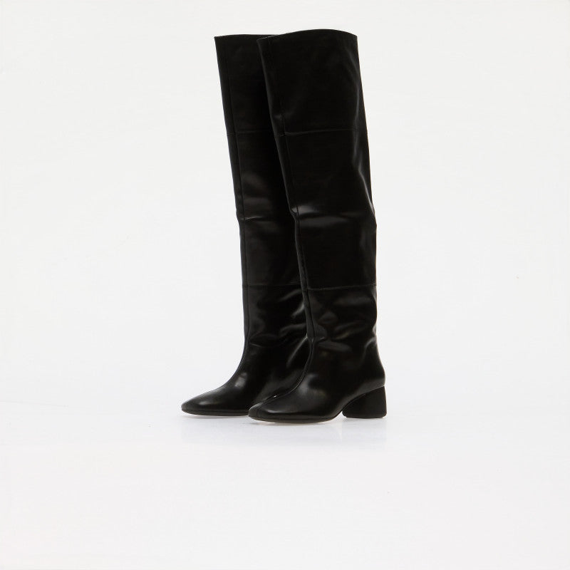 Vagabond Livia Black
