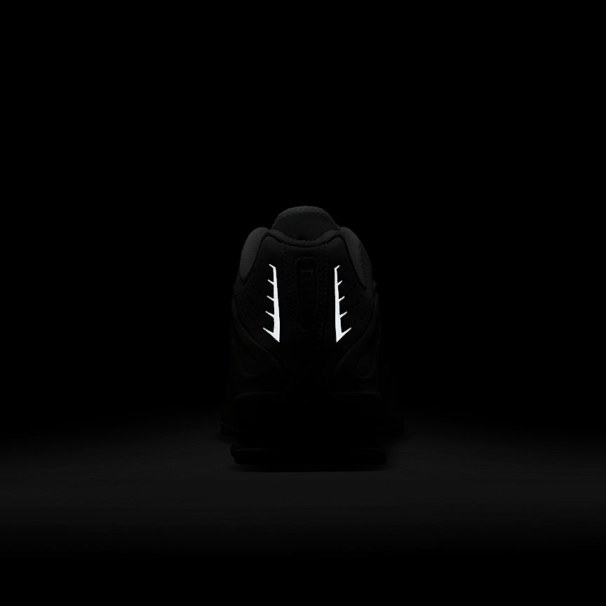 Nike Wmns Shox R4