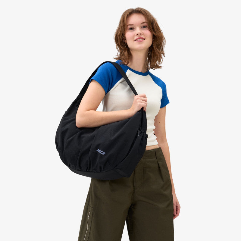 AEVOR Slouchy Bag Black 23