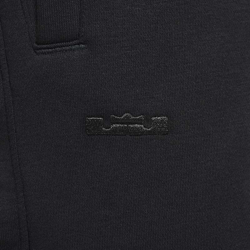 Nike LeBron Standard Issue Therma-FIT