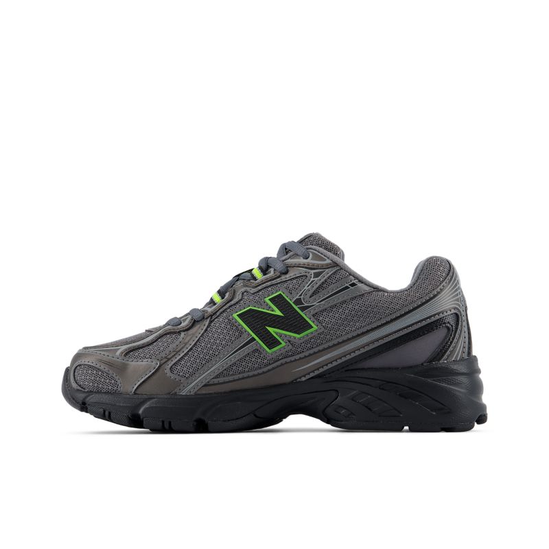 New Balance 740