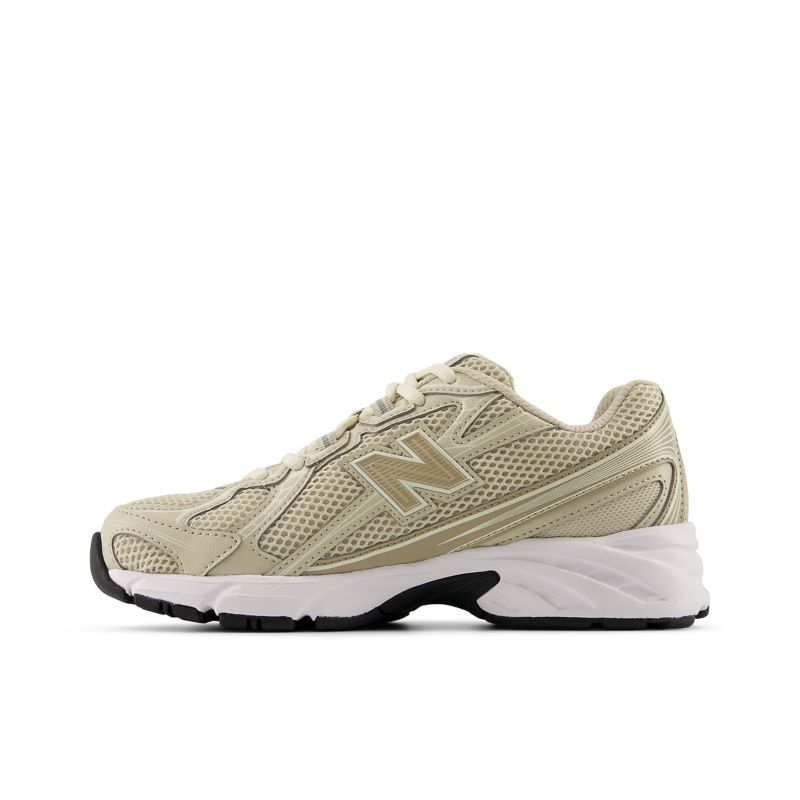 New Balance 740