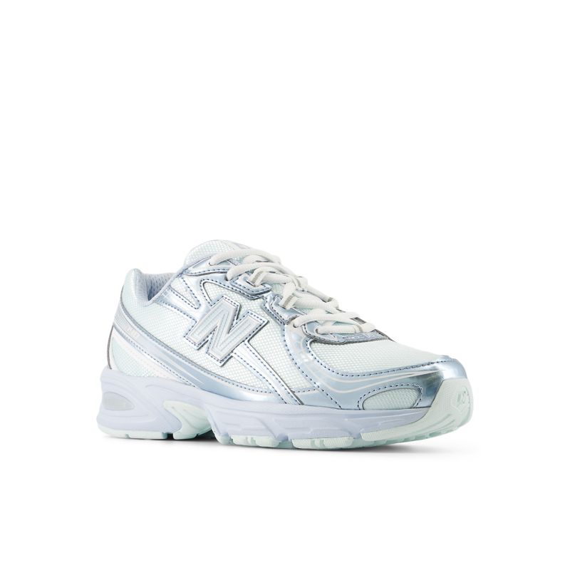 New Balance 770