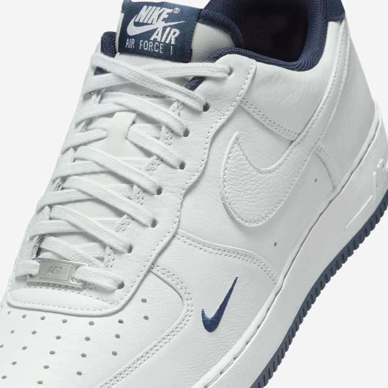 Nike Air Force 1 '07 LV8