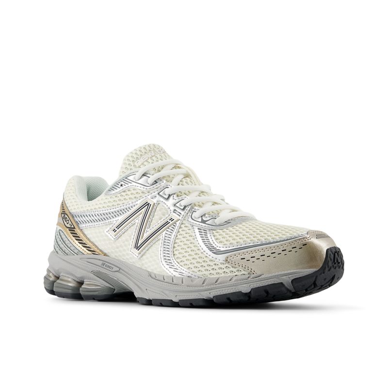 New Balance 860v2 860