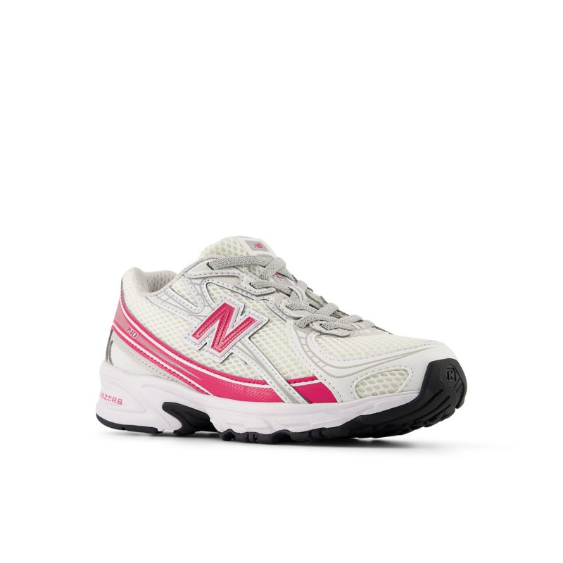 New Balance 740 GS