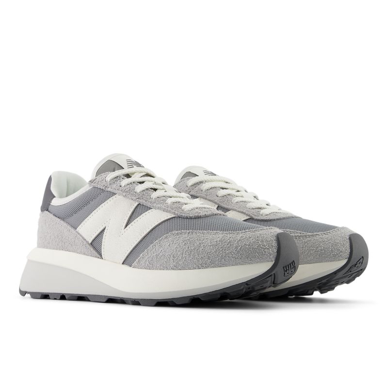 New Balance 370