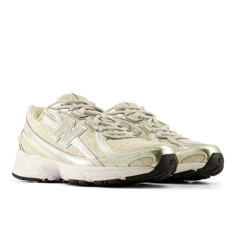 New Balance 740 Moonbeam/ Light Silver Metallic