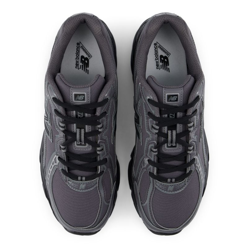 New Balance 740