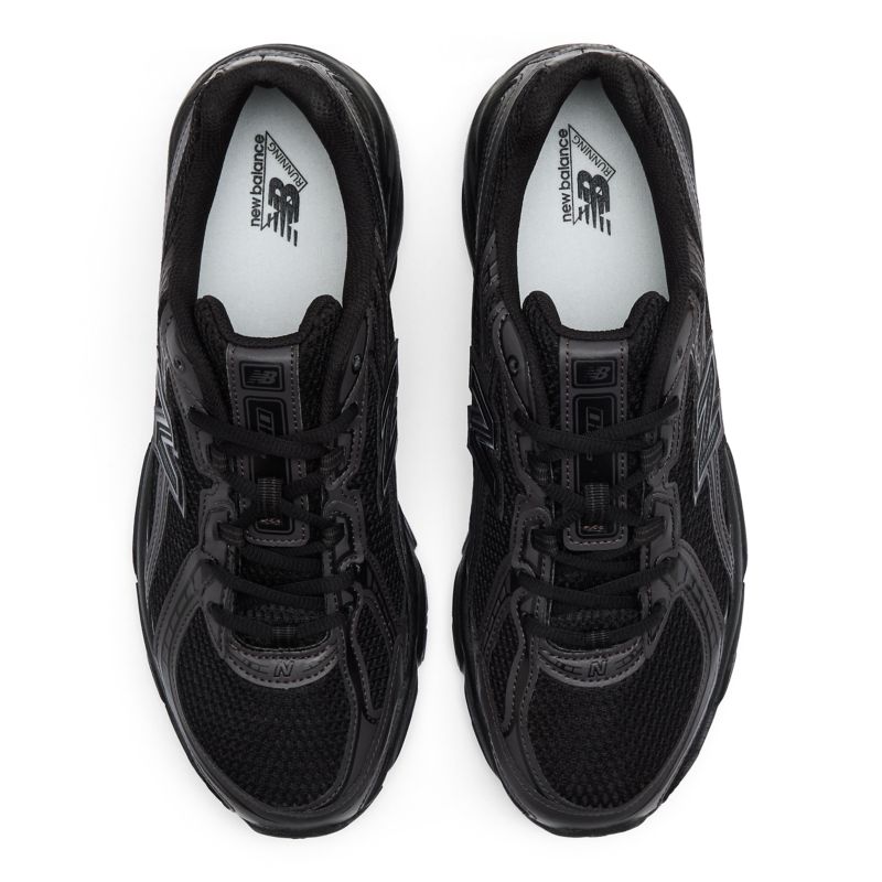 New Balance 740