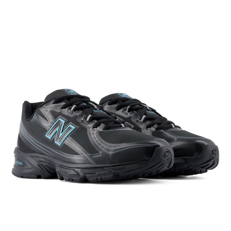 New Balance 740