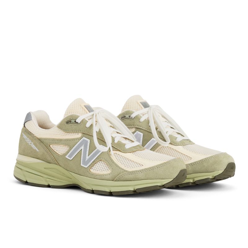 New Balance 990