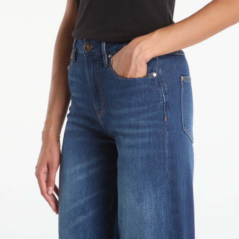 Jeansy GUESS Bellflower Jeans Black