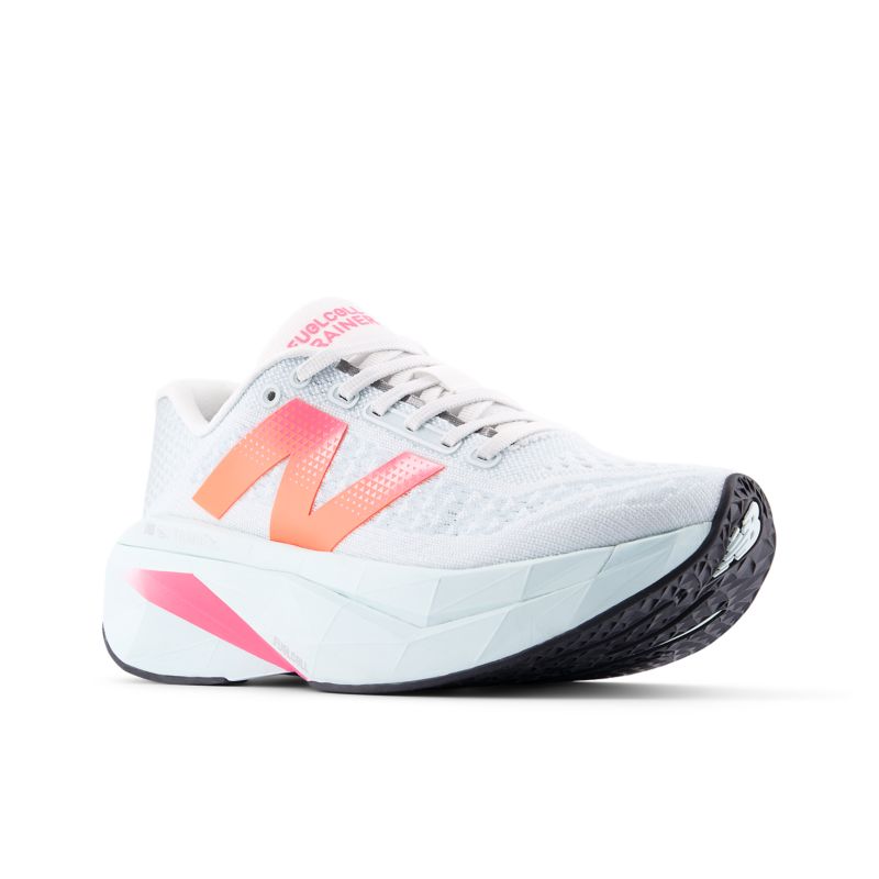 New Balance FuelCell SuperComp Trainer v3
